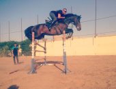 7 صور لأحمد السقا فى أسبوع.. تدريب على ركوب الخيل ولقاءات عائلية