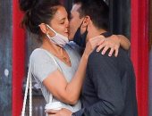 كاتى هولمز تبادل حبيبها الجديد القبلات فى شوارع نيويورك.. صور