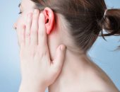 ما الذي يسبب فقدان السمع المفاجئ عند الإصابة بكورونا؟ 