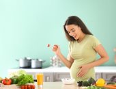 6 أطعمة ومشروبات تجنبيها خلال فترة الحمل.. أبرزها البيض النىء