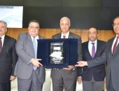 جامعة الاسكندرية تكرم الدكتور عصام الكردى وتهنئة برئاسة جامعة العلمين  