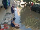 غرق شارع حسين عبد السميع الغزالى فى المطرية بمياه الصرف الصحى.. سيبها علينا