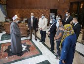 الإمام الأكبر يلتقي فريق «إيناكتس الأزهر» ويشيد بتمثيلهم المشرف لمصر