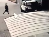 مسلح يهاجم شرطيين فى لوس أنجلوس.. وترامب معلقا: حيوانات يجب ضربها بقوة