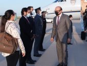 صورة.. وزير خارجية البحرين يصل واشنطن للمشاركة فى توقيع السلام مع إسرائيل