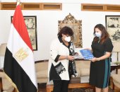 ​وزيرة الثقافة تستقبل حفيدة عبد السلام عارف ثانى رئيس لجمهورية العراق 