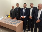 جمارك مطار القاهرة تضبط محاولة تهريب كمية من الهواتف المحمولة.. صور