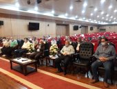 محافظ بورسعيد يبحث استعدادات الأجهزة التنفيذية لمواجهة الشتاء