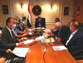 ‫ وزير قطاع الأعمال العام يبحث مع اتحاد المستثمرين فرص التعاون وسبل زيادة الصادرات