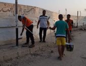 15 شابا من حى "أبو صقل" بالعريش يبادرون بحملات تجميل وتنظيف المقابر