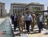 رئيس الوزراء يتفقد الحى الحكومى في العاصمة الادارية الجديدة.. صور