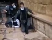 شاهد الشرطة الإسرائيلية تحاول قتل فلسطينيا على طريقة "جورج فلويد"