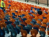 عبد الحفيظ يتابع مباراة الاهلي والمقاصة من المدرجات.. صورة