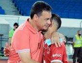 قفشة يواصل احتفالاته بأول دورى مع الأهلى ويوجه رسالة لإيهاب جلال