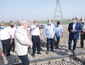 وزير النقل يتفقد مشروع محور شمال الأقصر ويوجه بسرعة إنجازه لخدمة السياحة