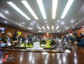 وزير الرياضة ورئيس الاتحاد الدولى لليد يتابعان آخر استعدادات المونديال