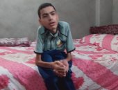 عمر مجدى تحدى الإعاقة بعد إصابته بضمور فى النخاع الشوكى والتحق بالصيدلة