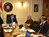 وزير قطاع الأعمال يستعرض موقف تطوير 3 محالج قطن فى الشرقية والغربية والبحيرة