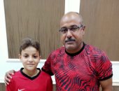 صور .. طلائع الجيش يكرم طفل مباراة دجلة بتورتة مع اللاعبين والجهاز الفني