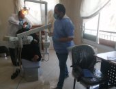 توقيع الكشف الطبى على 976 مواطنا فى قافلة طبية بسوهاج.. صور