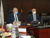 وزيرا النقل والزراعة يبحثان ربط المناطق الزراعية بمشروعات الطرق وخطوط السكة الحديد