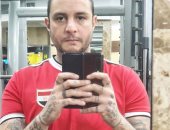 أحمد الفيشاوى يثير الجدل بصورة جديدة : 100 تاتو ضد المسح