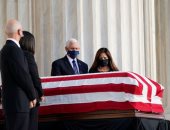 صور.. وصول جثمان القاضية جينسبيرج إلى المحكمة العليا الأمريكية لبدء مراسم التكريم