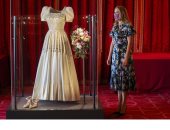 ارتدته الملكة فى الستينات.. عرض ثوب زفاف الأميرة بياتريس بقلعة ويندسور.. صور