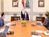 السيسي يبحث مع رئيس الوزراء ووزير المالية مؤشرات الأداء المالى فى ظل تداعيات كورونا.. الرئيس يوجه بالحفاظ على المسار الاقتصادى الآمن للدولة.. وتسديد كافة مستحقات المصدرين المتراكمة لدى صندوق دعم وتنمية الصادرات