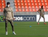 سيميوني يقود تدريبات أتلتيكو مدريد من جديد بعد تعافيه من كورونا