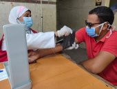 محافظ بنى سويف يكشف فحص 33 ألف مواطن بمبادرة علاج الأمراض المزمنة.. صور