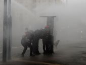 صور.. تجدد الاشتباكات العنيفة مع شرطة تشيلى خلال مظاهرات ضد الحكومة