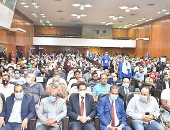 وزير الشباب ومحافظ أسيوط يديران جلسة حوارية لاستعراض مبادرات الشباب.. فيديو وصور