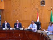 محافظ الإسماعيلية يستعرض موقف ملف التصالح فى مخالفات البناء .. صور