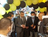 وزير الرياضة ومحافظ سوهاج يفتتحان ناديا صحيا لتشجيع الشباب.. فيديو وصور