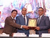 جامعة دمنهور تحتفل بتخريج دفعة كلية الطب البيطرى 2020 بحضور نقيب البيطريين