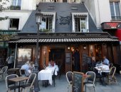 من حظر التجمعات إلى منع الحفلات.. أوروبا تعود لقيود كورونا مجددا.. اسكتلندا تعزل المساكن الجامعية بعد إصابة الشباب.. إسبانيا تلجأ للعزل بالمنازل.. والوباء يهدد حفلات التزلج بالنمسا.. والسويد تحاول توعية سكانها