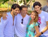 راغب علامة ينشر صورة مع أسرته.. تعرف على نصيحته لأبنائه