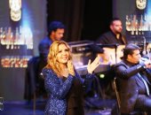 نادية مصطفى تشدو بمسرح وزارة الرياضة فى احتفالية أبناء المحافظات الحدودية