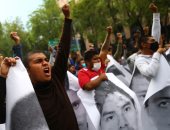 صور.. مكسيكيون يتظاهرون لإحياء الذكرى السادسة لـ43 طالبا تم اختطافهم