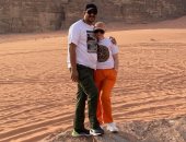 ‏ديانا كرزون وزوجها فى صور جديدة من شهر العسل بصحراء الأردن