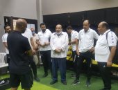 المشرف على المقاولون يهنئ اللاعبين بأكبر فوز فى دورى كورونا 