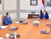 السيسي يتابع مشروعات الطرق ويوجه بالتوسع فى الإسكان الاجتماعى