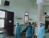 الأوقاف تواصل حملة تنظيف وتعقيم المساجد استعدادا لصلاة الجمعة.. صور