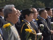 بكين تقيم مراسم تقديم باقات الزهور بمناسبة يوم إحياء ذكرى الشهداء