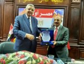 مستشار الرئيس للشئون الصحية يحاضر لطلاب دار العلوم عن الوقاية من كورونا..صور