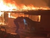 رجل إطفاء يوثق مشهد الحرائق فى غابات كاليفورنيا من داخل سيارة