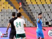 طرد فرجانى ساسى أمام المصرى بعد تطاوله على الحكم أمين عمر.. فيديو