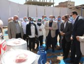 محافظ بنى سويف يسلم أجهزة عرائس ومساعدات مادية لـ 50 عروس من الأيتام 