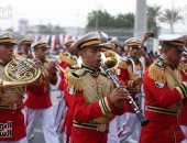 عزف الموسيقى العسكرية أمام المنصة باحتفالية نصر أكتوبر ودعم الرئيس والدولة.. فيديو
